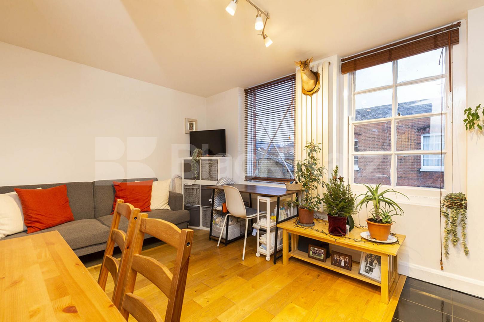 Located in a prime area close to the vibrant upper street with tons of amenaties Paget Street, Angel